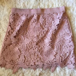 Beautiful muted pink lace American Eagle skirt